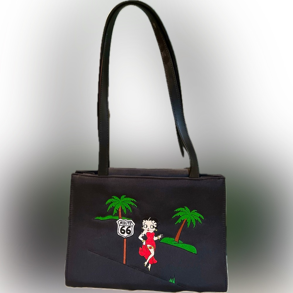 ❤️Betty Boop Route 66 purse mint condition